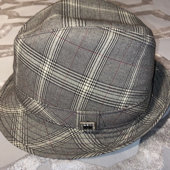 Hat - Picture 3 of 6